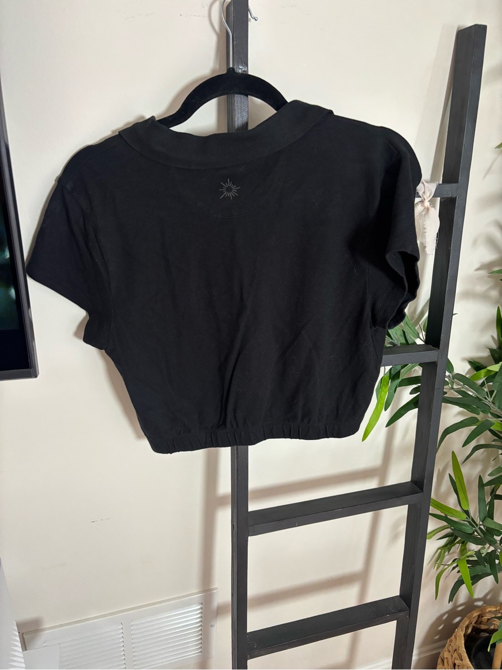 Aerie Black Cropped Polo Top - Picture 2 of 2